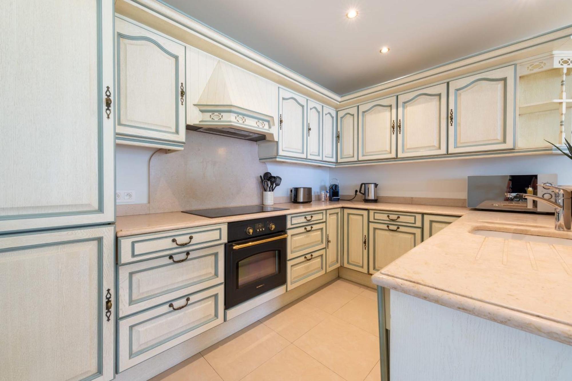 3-br With Sea View & Terrace La Croisette